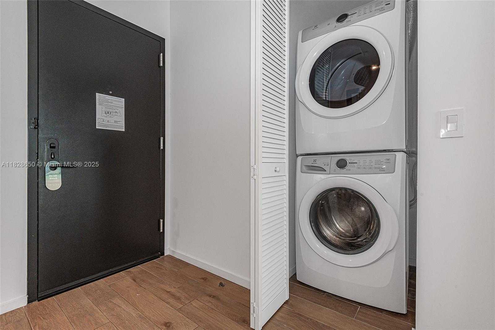 Small Image of 398 NORTH EAST 5TH ST #3717, Miami Number 13