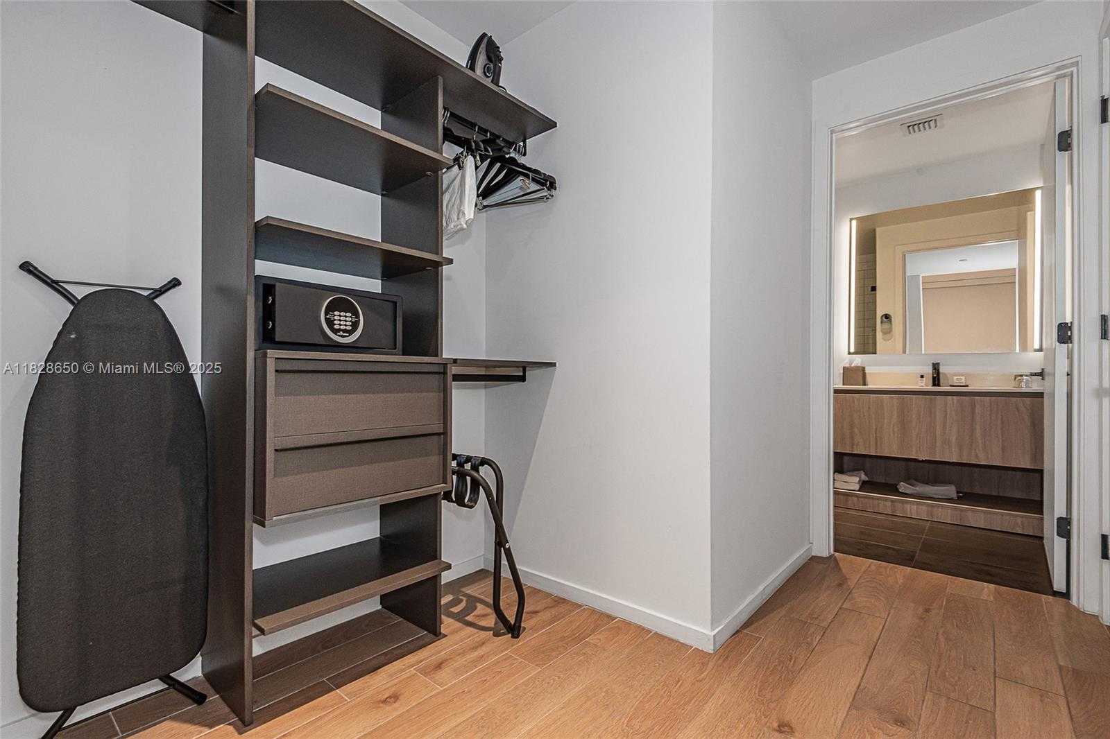 Small Image of 398 NORTH EAST 5TH ST #3717, Miami Number 16