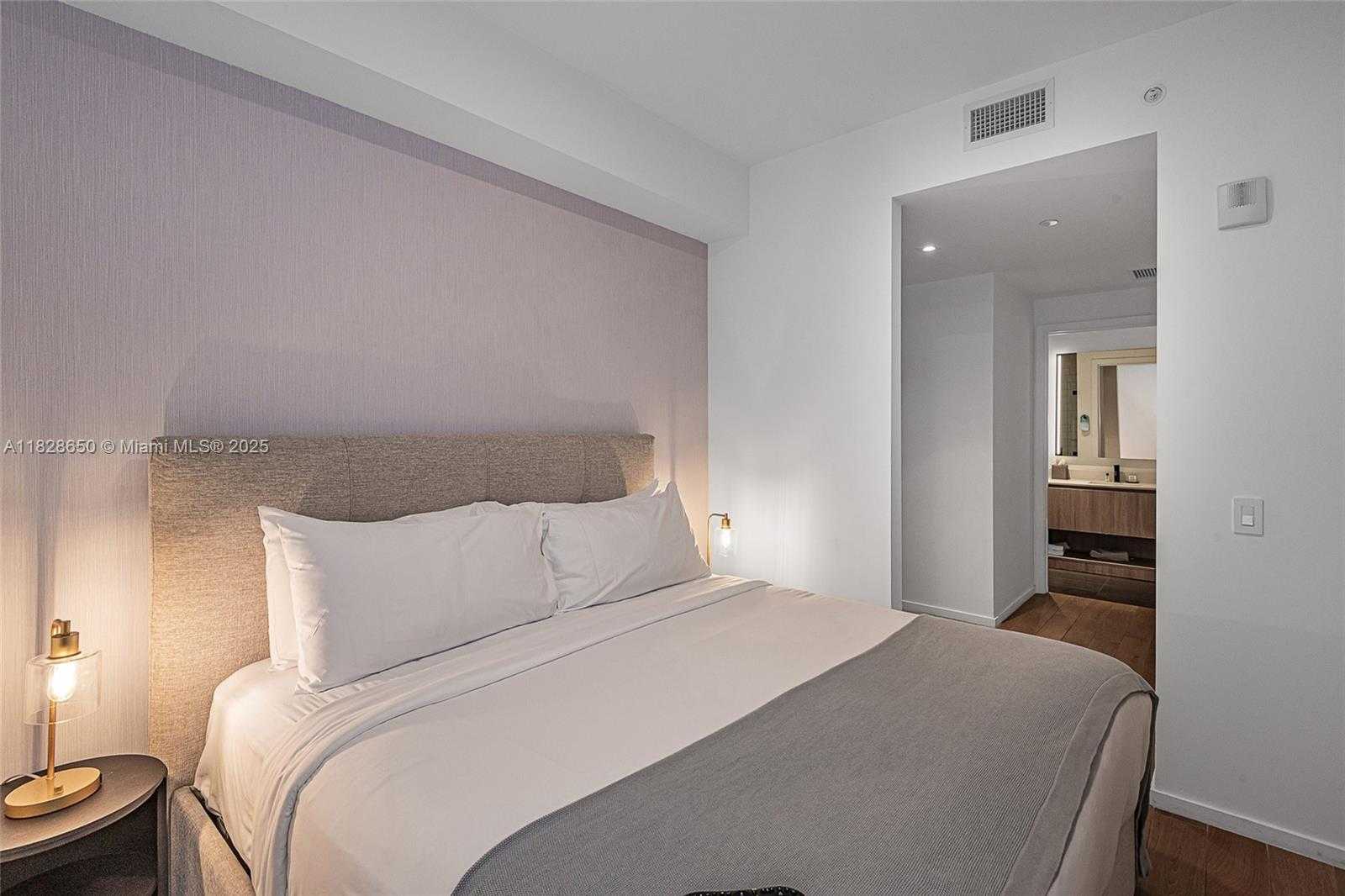 Small Image of 398 NORTH EAST 5TH ST #3717, Miami Number 17