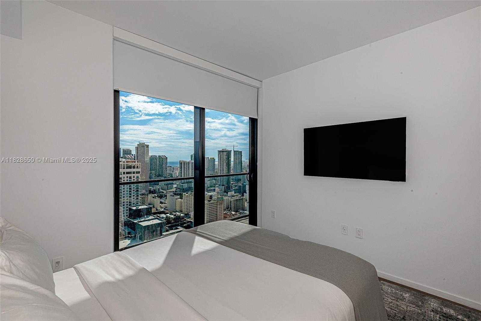 Small Image of 398 NORTH EAST 5TH ST #3717, Miami Number 26