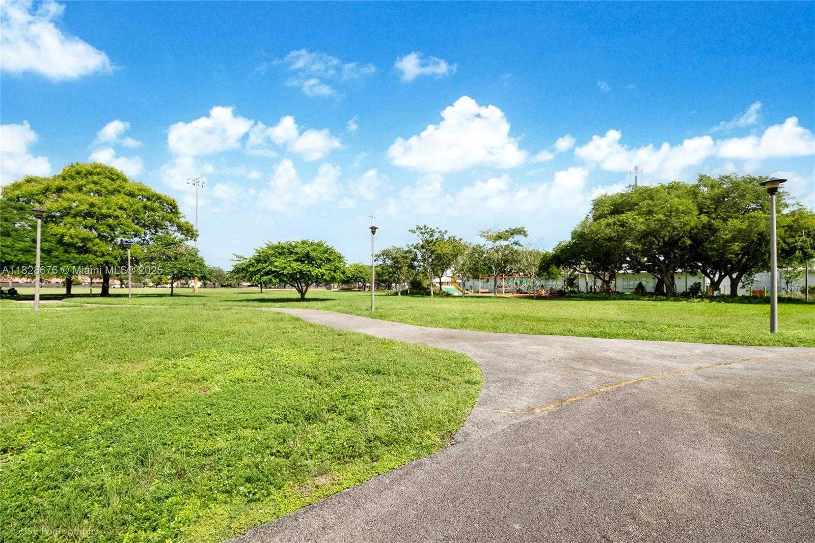Small Image of 4817 SOUTH WEST 145TH AVE, Miami Number 22