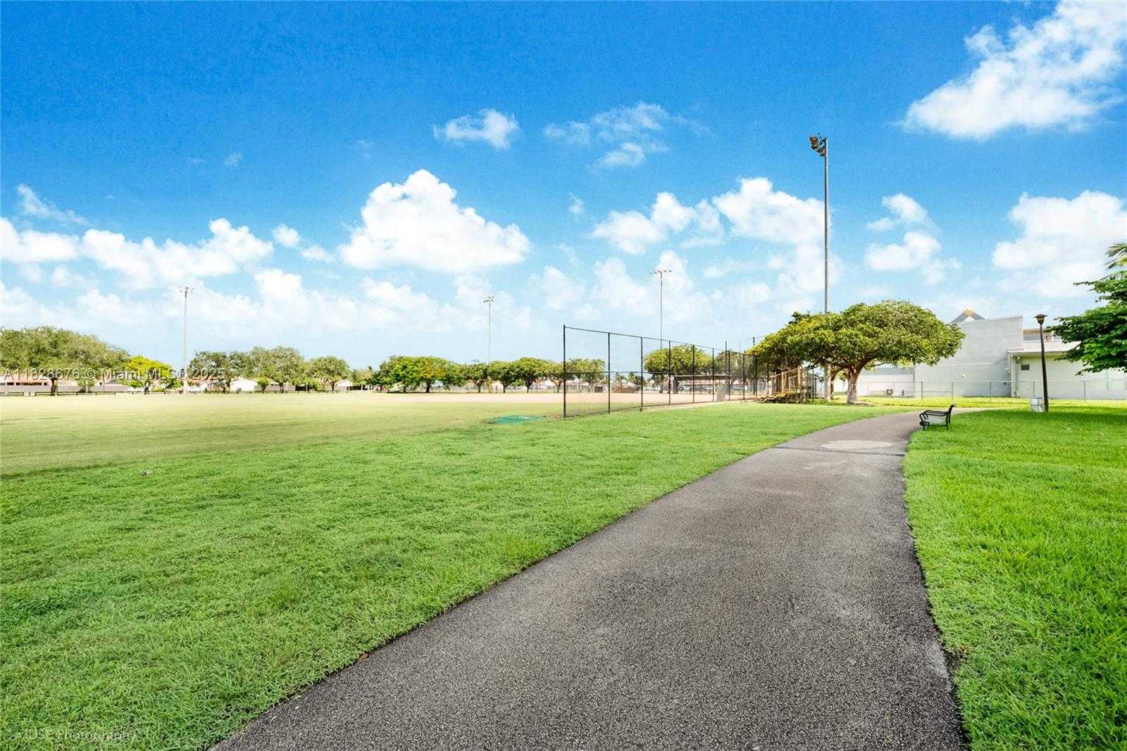 Small Image of 4817 SOUTH WEST 145TH AVE, Miami Number 23