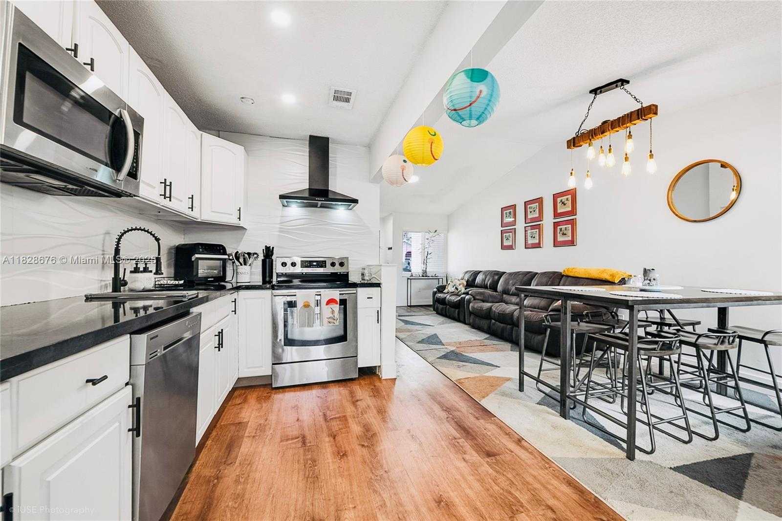 Small Image of 4817 SOUTH WEST 145TH AVE, Miami Number 3