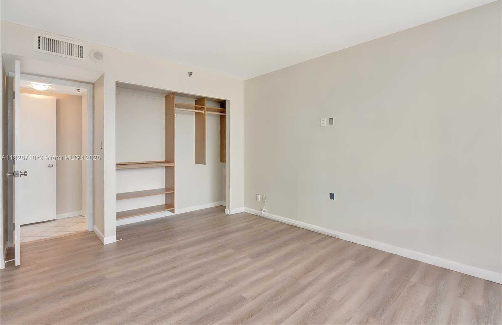Small Image of 1627 BRICKELL AVE #2006, Miami Number 14
