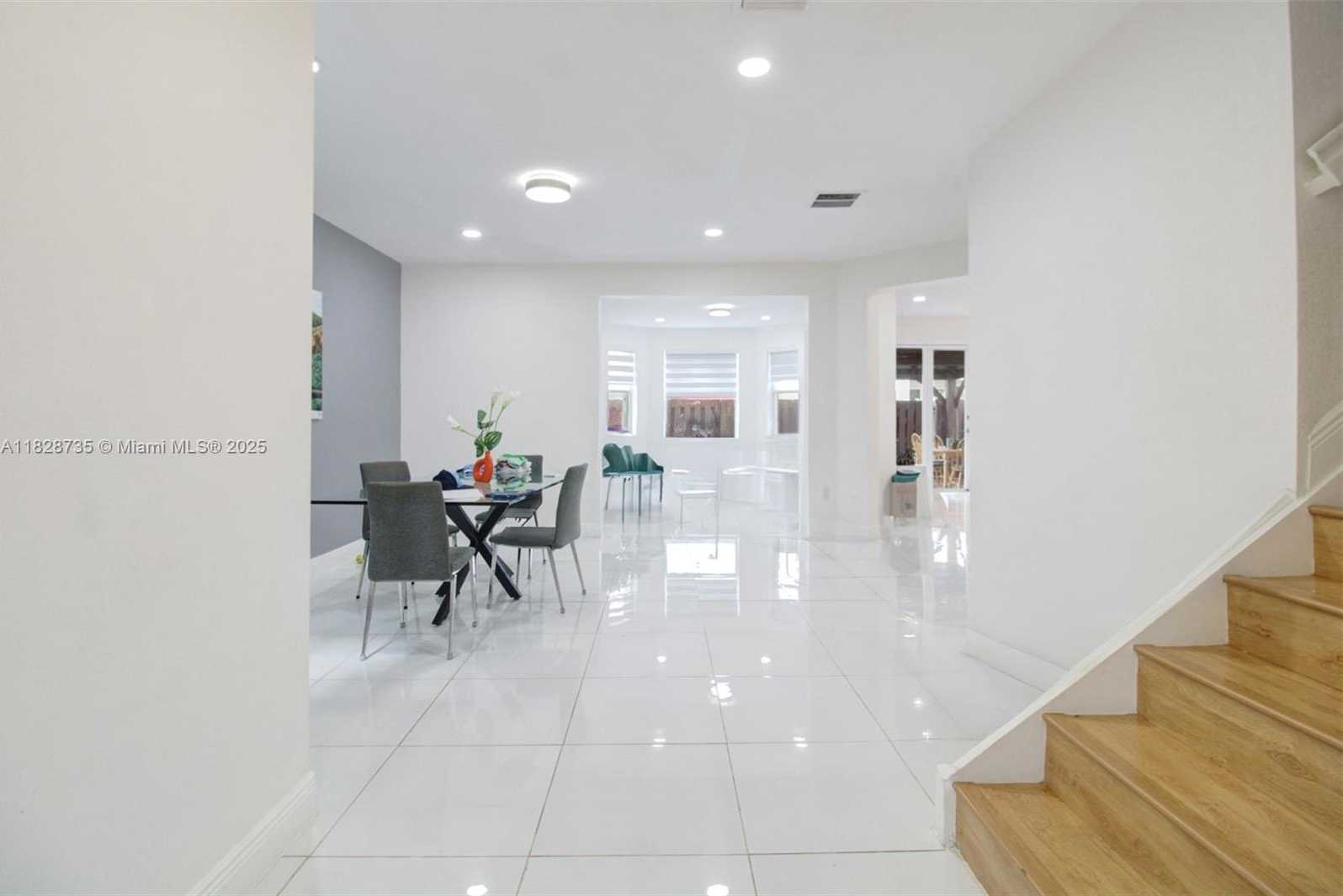 Small Image of 8159 NORTH WEST 116TH CT, Doral Number 11