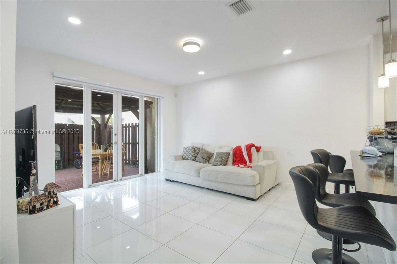 Small Image of 8159 NORTH WEST 116TH CT, Doral Number 15