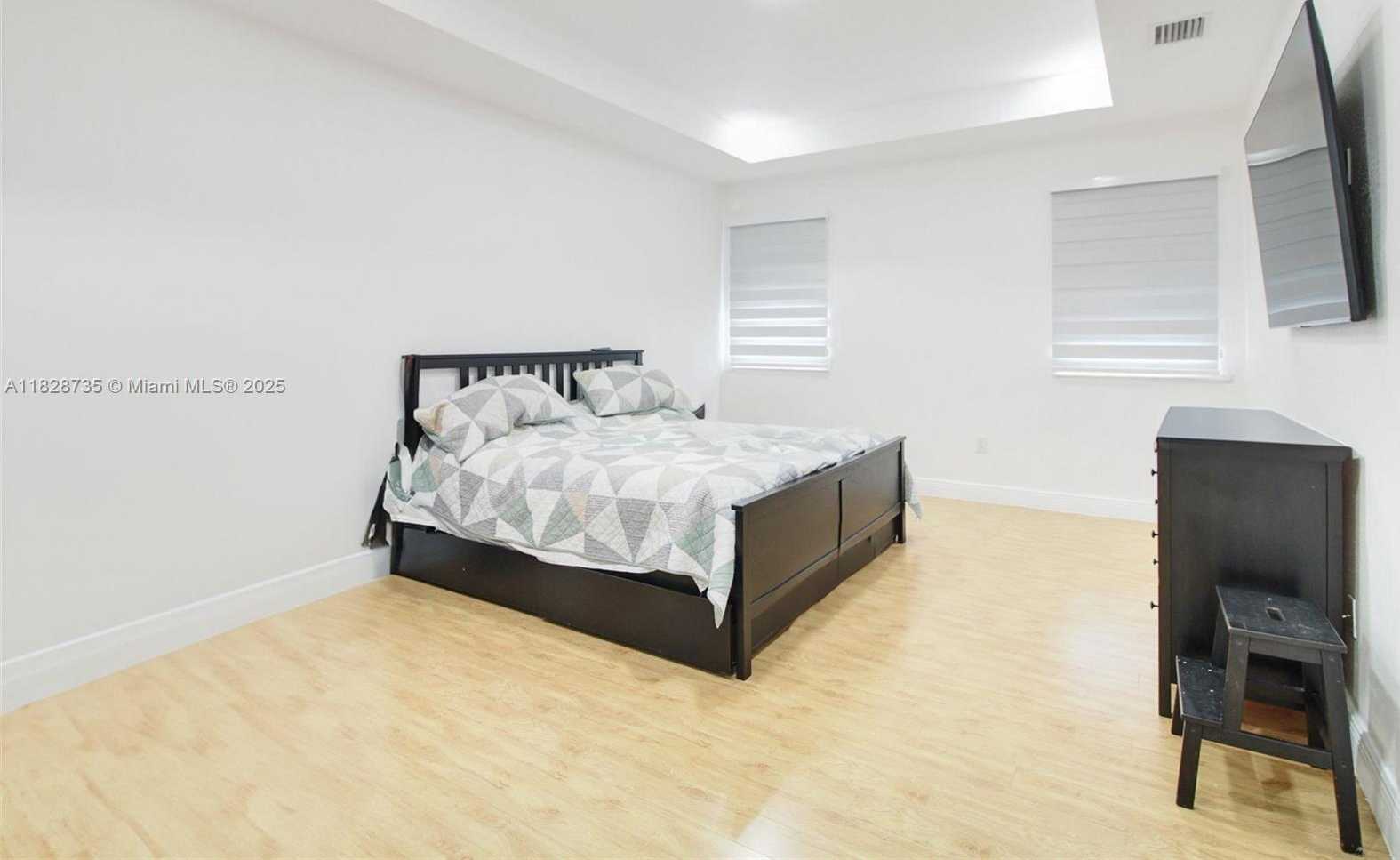 Small Image of 8159 NORTH WEST 116TH CT, Doral Number 20