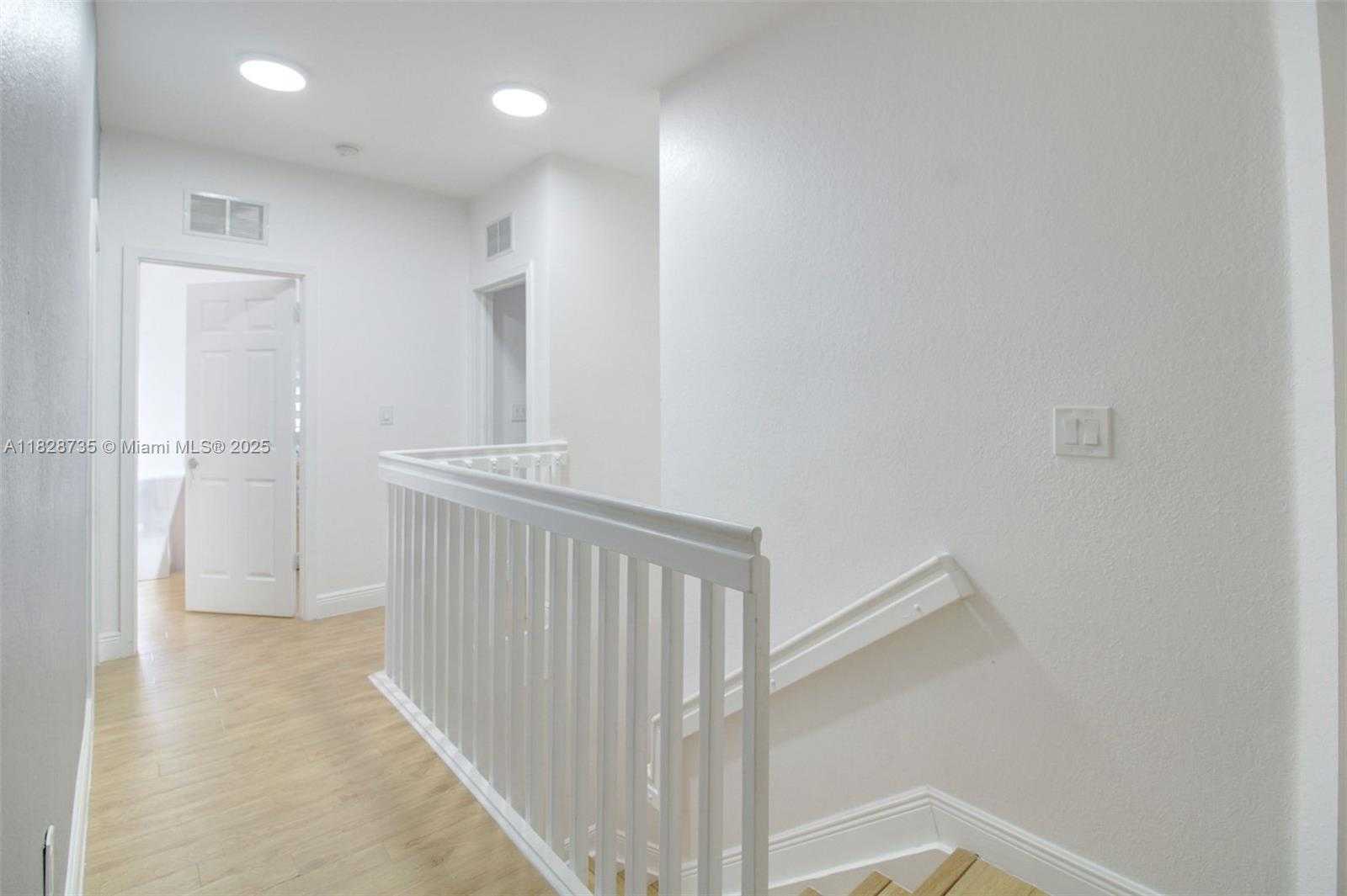 Small Image of 8159 NORTH WEST 116TH CT, Doral Number 31