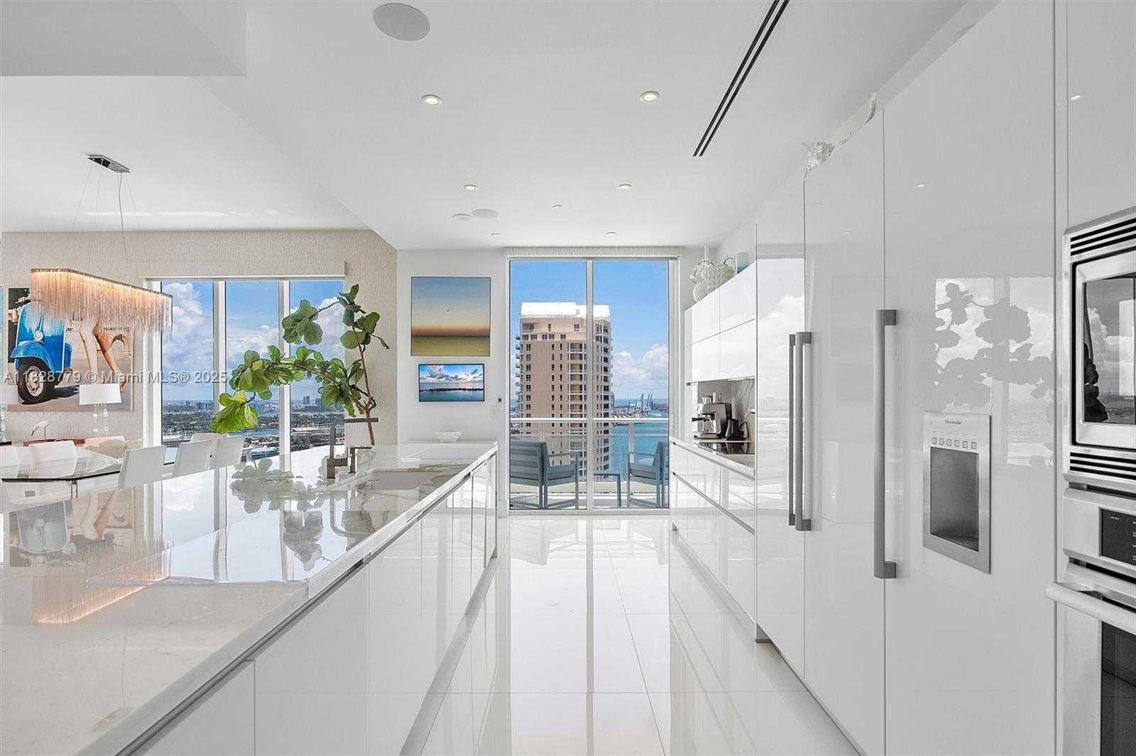 Small Image of 900 BRICKELL KEY BLVD #3103, Miami Number 14