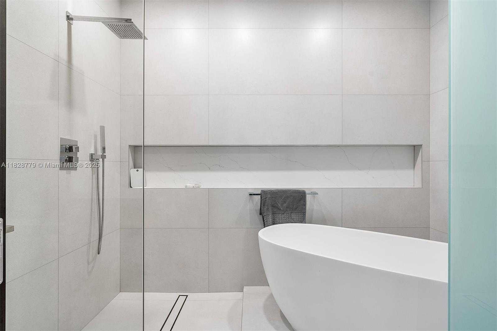 Small Image of 900 BRICKELL KEY BLVD #3103, Miami Number 23
