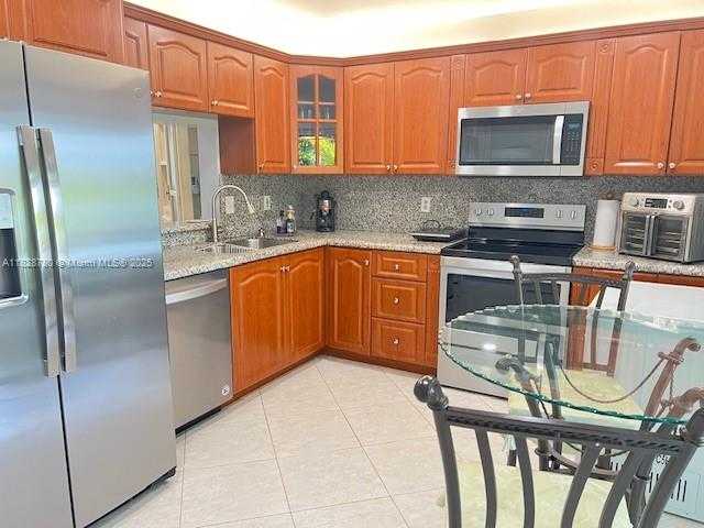Small Image of 905 NORTH WEST 107TH AVE, Pembroke Pines Number 11
