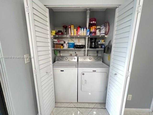 Small Image of 905 NORTH WEST 107TH AVE, Pembroke Pines Number 12