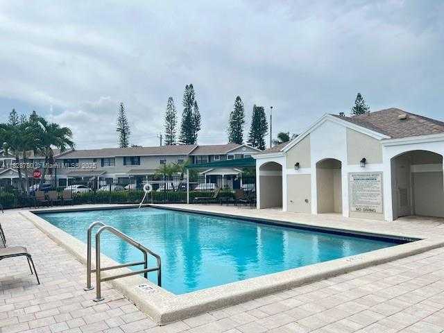 Small Image of 905 NORTH WEST 107TH AVE, Pembroke Pines Number 30