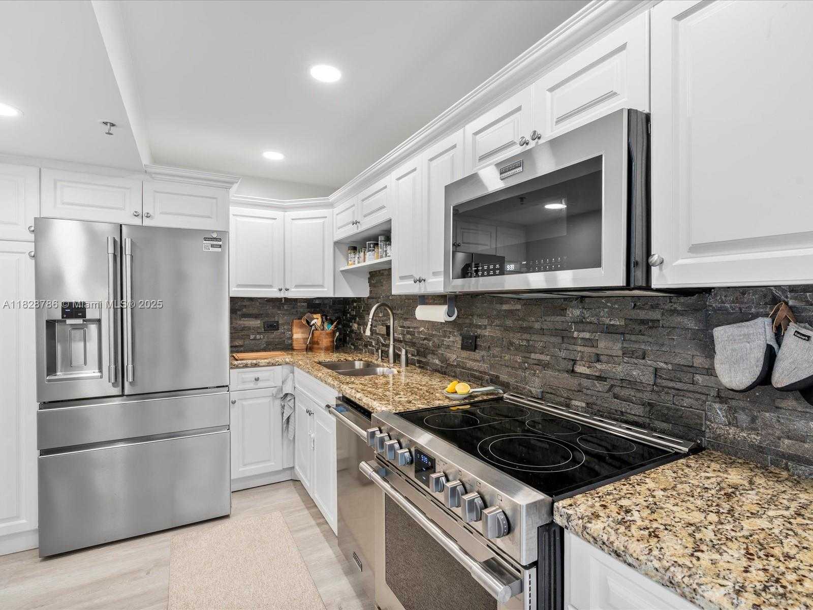 Small Image of 20505 EAST COUNTRY CLUB DR #PH36, Aventura Number 22