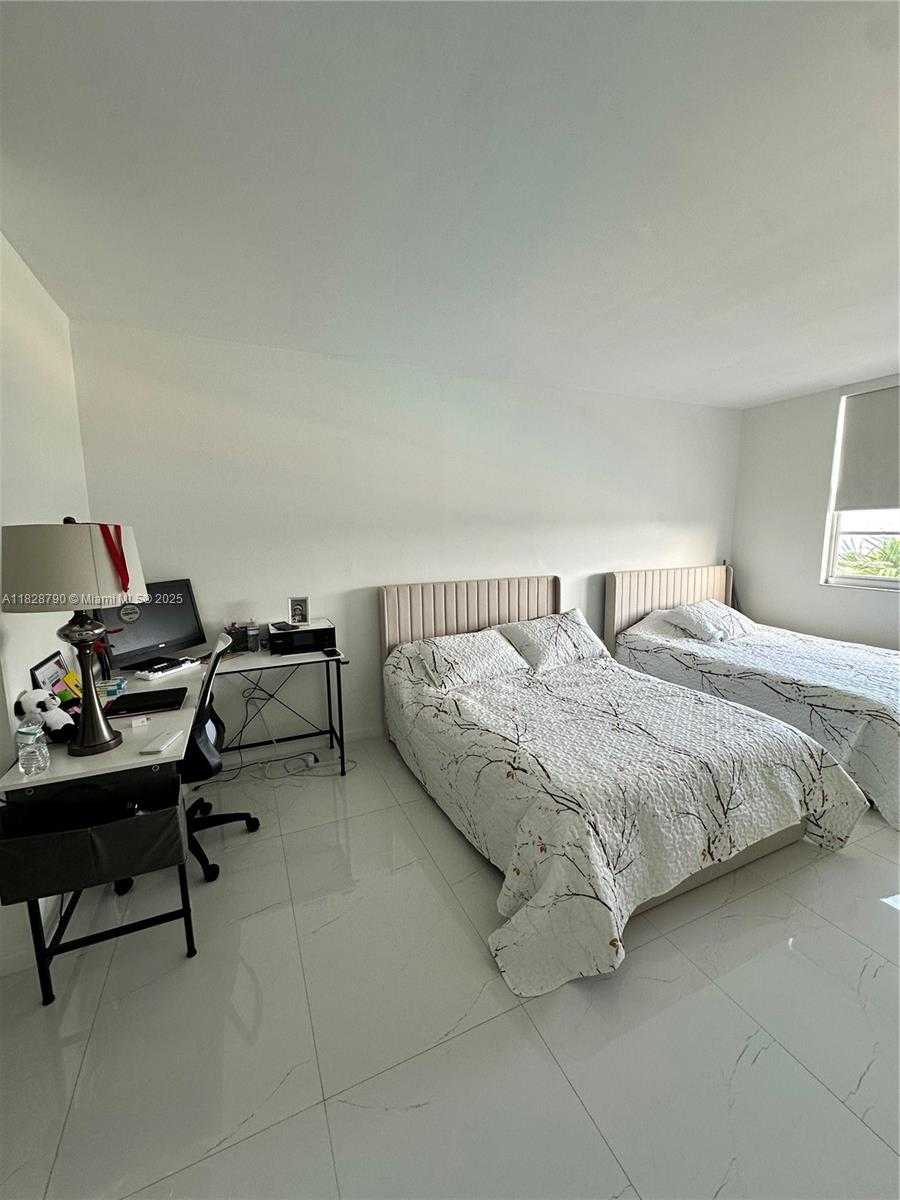 Small Image of 300 BAYVIEW DR #210, Sunny Isles Beach Number 16