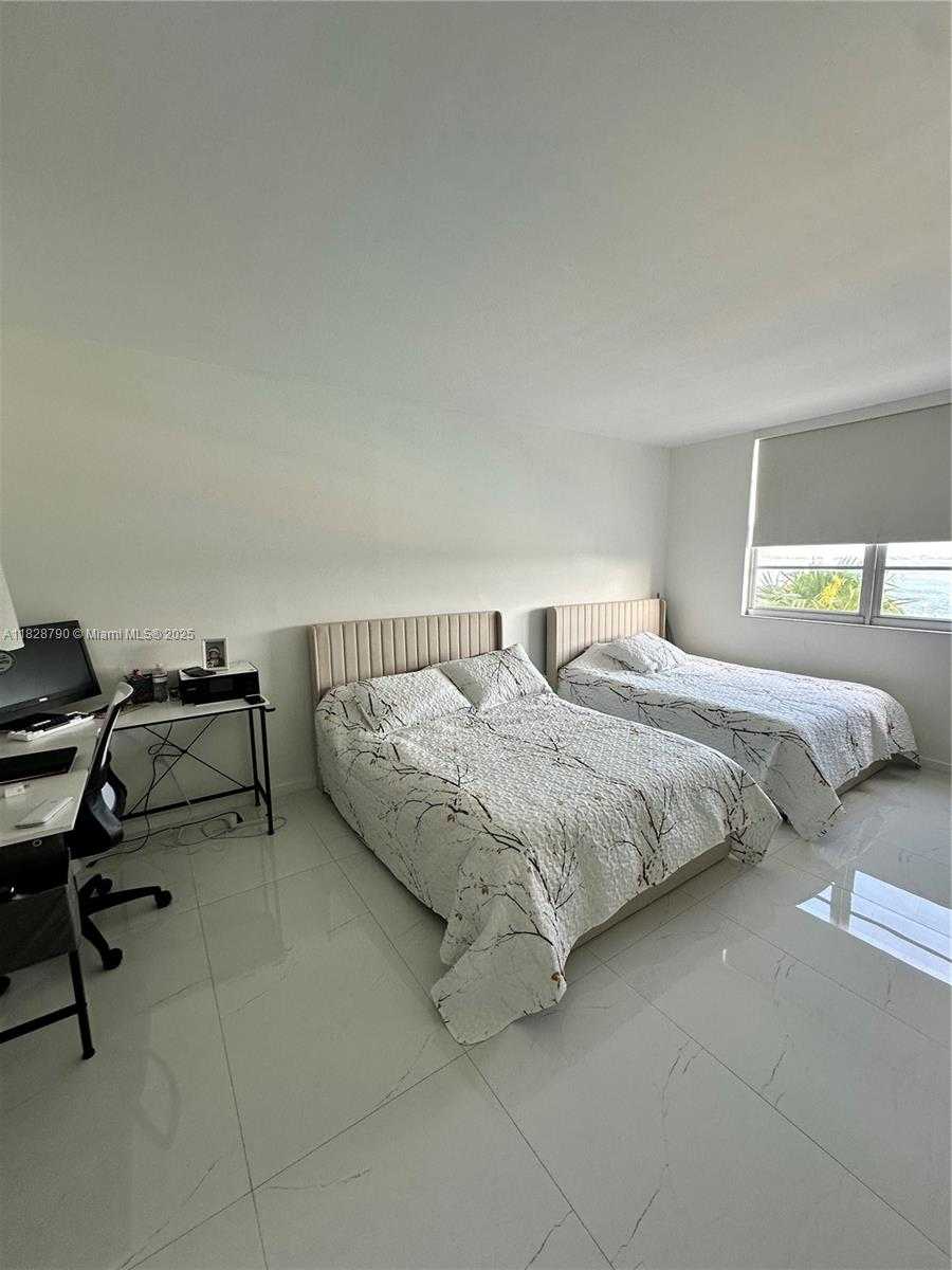 Small Image of 300 BAYVIEW DR #210, Sunny Isles Beach Number 17