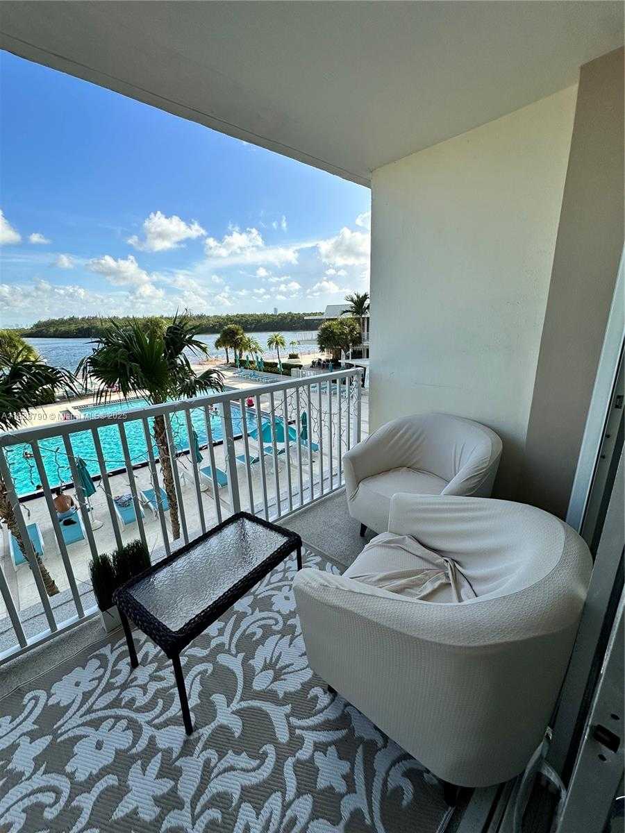 Small Image of 300 BAYVIEW DR #210, Sunny Isles Beach Number 21