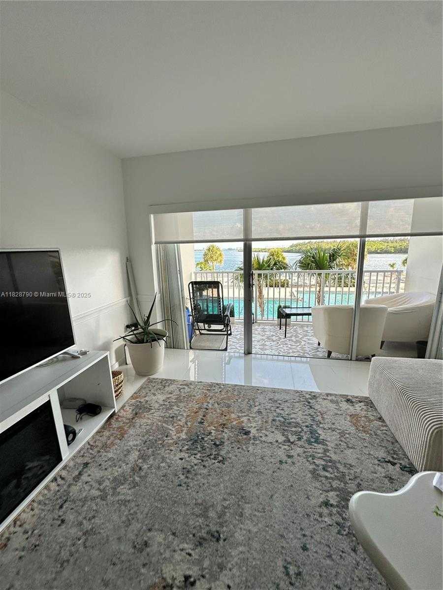 Small Image of 300 BAYVIEW DR #210, Sunny Isles Beach Number 23