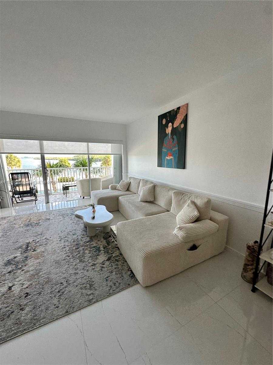Small Image of 300 BAYVIEW DR #210, Sunny Isles Beach Number 25