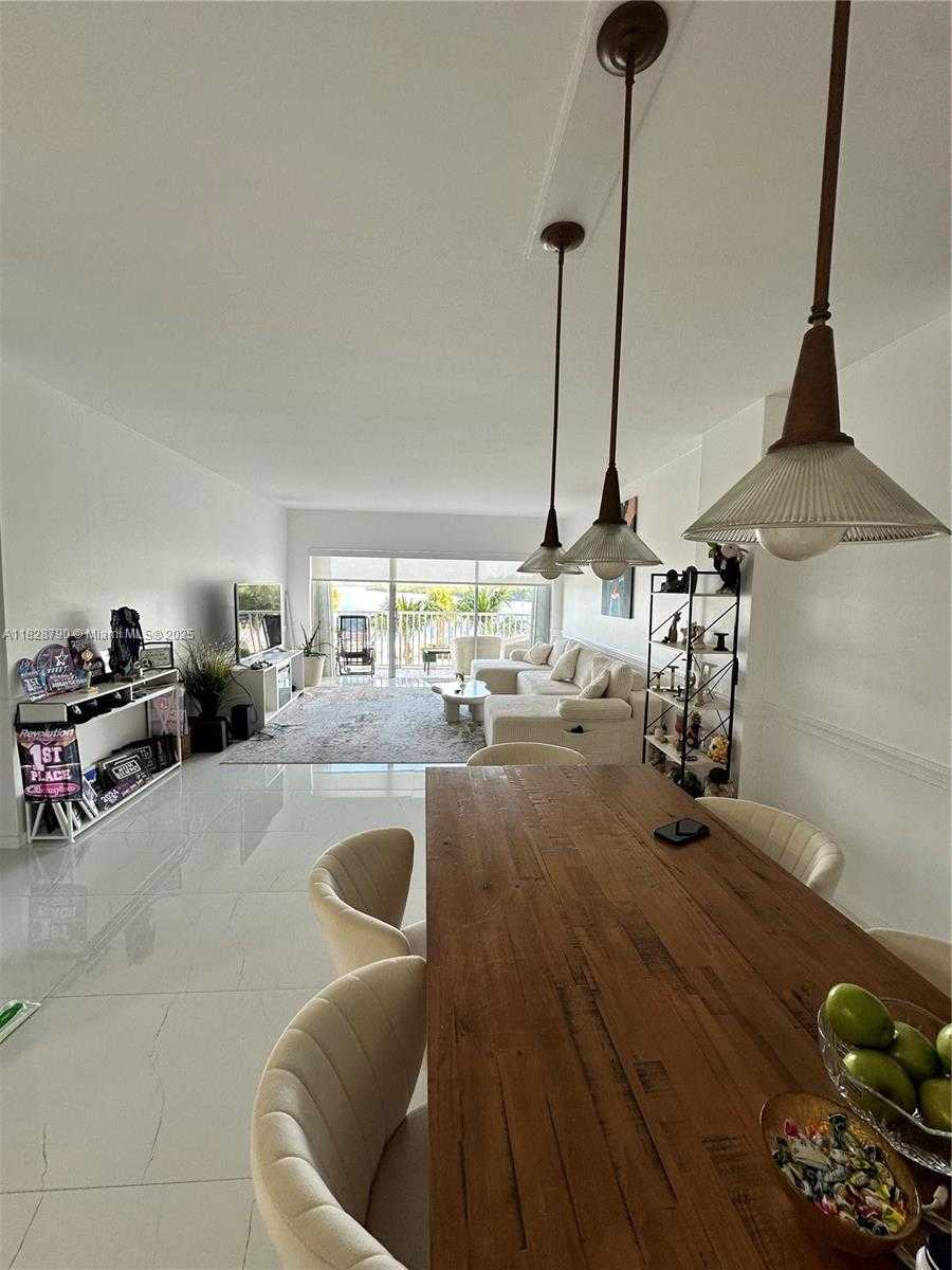 Small Image of 300 BAYVIEW DR #210, Sunny Isles Beach Number 27