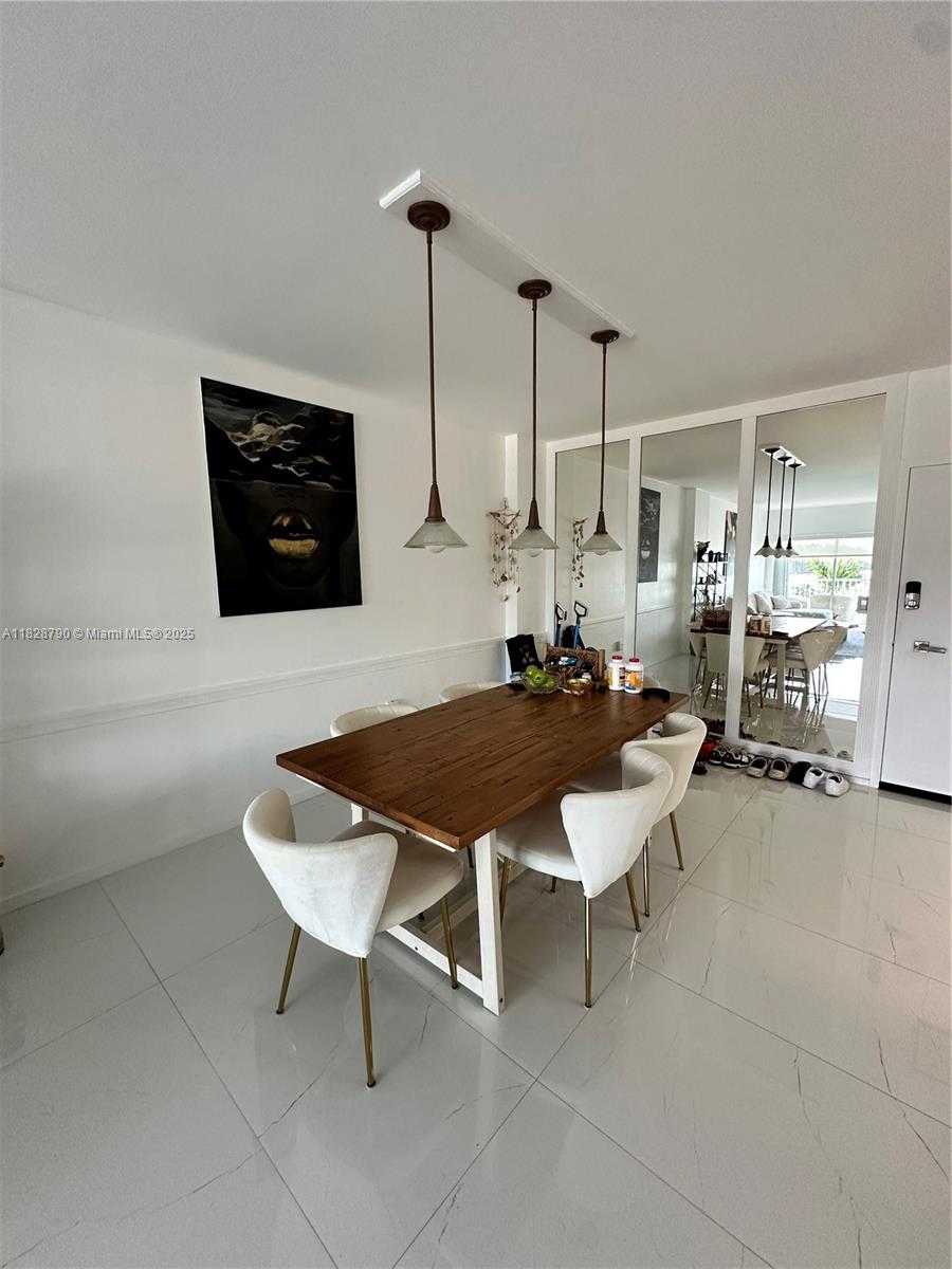 Small Image of 300 BAYVIEW DR #210, Sunny Isles Beach Number 30