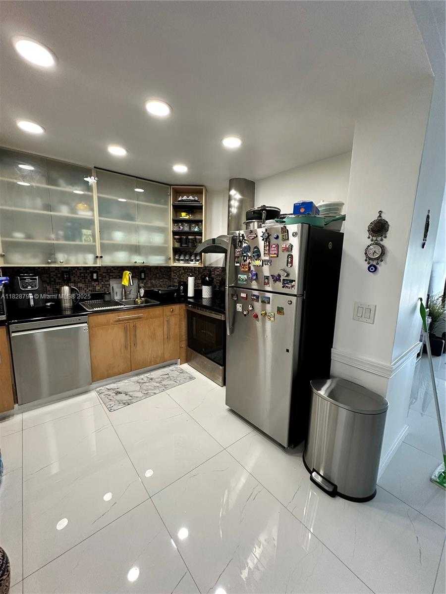 Small Image of 300 BAYVIEW DR #210, Sunny Isles Beach Number 33