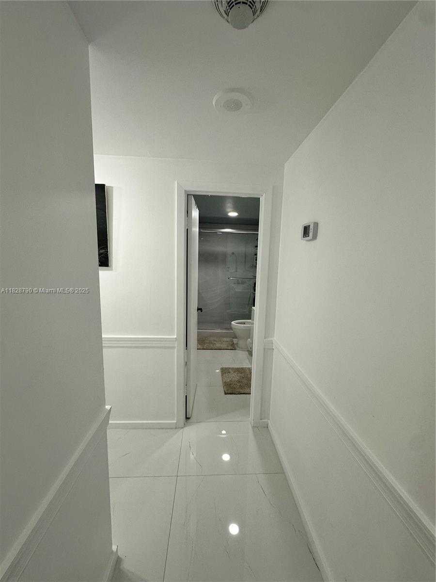 Small Image of 300 BAYVIEW DR #210, Sunny Isles Beach Number 7