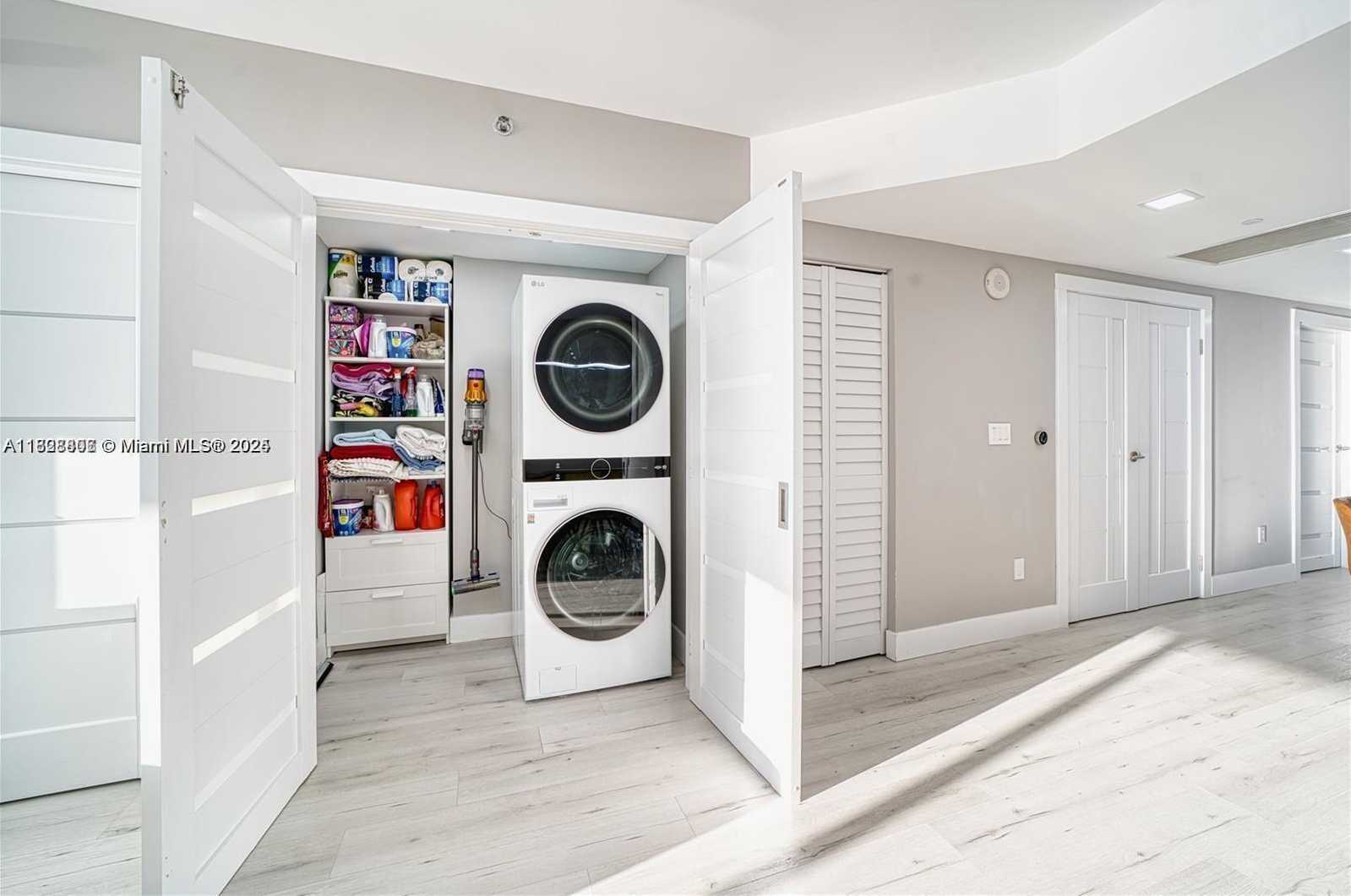 Small Image of 1800 SOUTH OCEAN DR #3708, Hallandale Beach Number 19