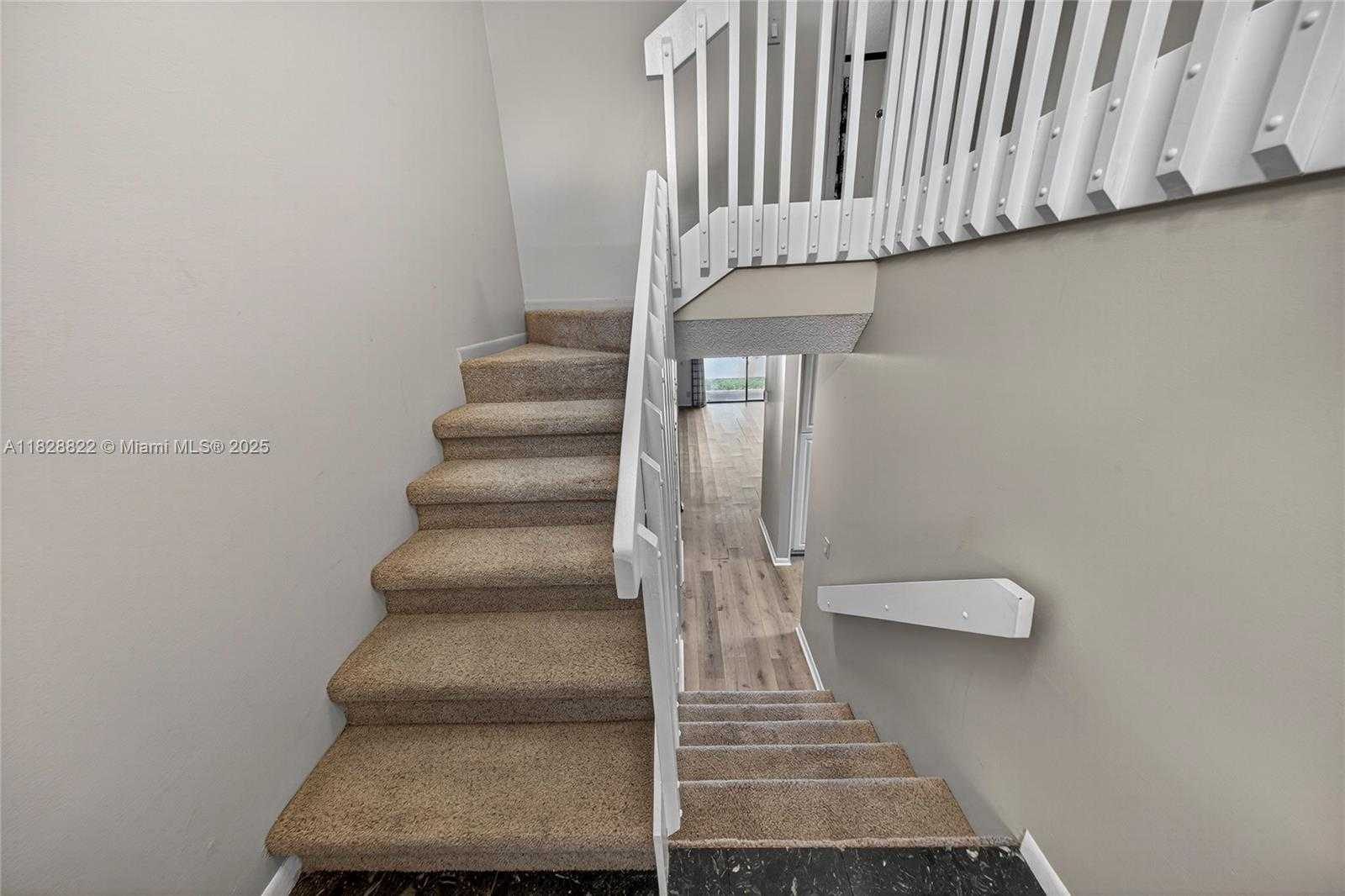 Small Image of 9086 VINEYARD LAKE DR, Plantation Number 19