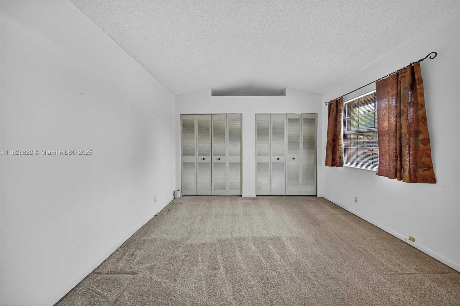 Small Image of 9086 VINEYARD LAKE DR, Plantation Number 23