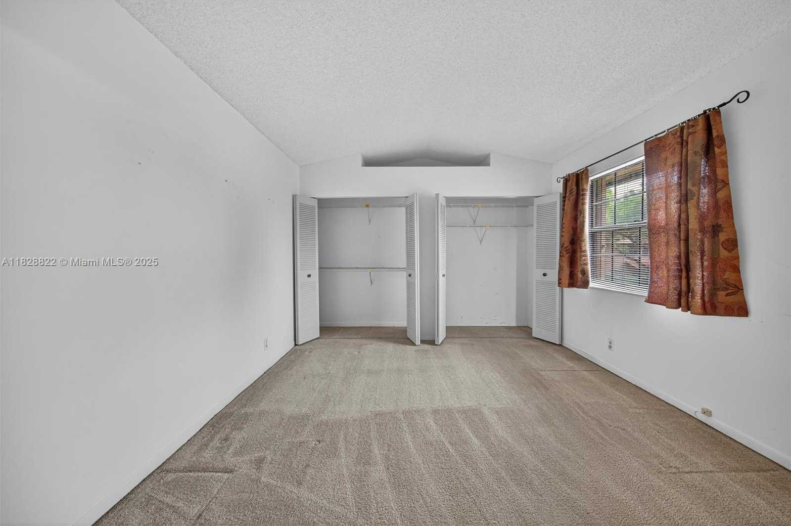 Small Image of 9086 VINEYARD LAKE DR, Plantation Number 25