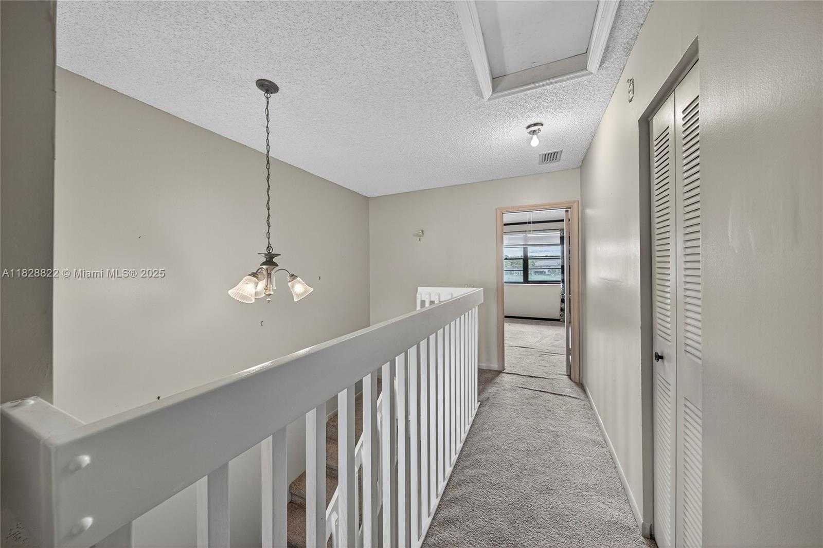 Small Image of 9086 VINEYARD LAKE DR, Plantation Number 28