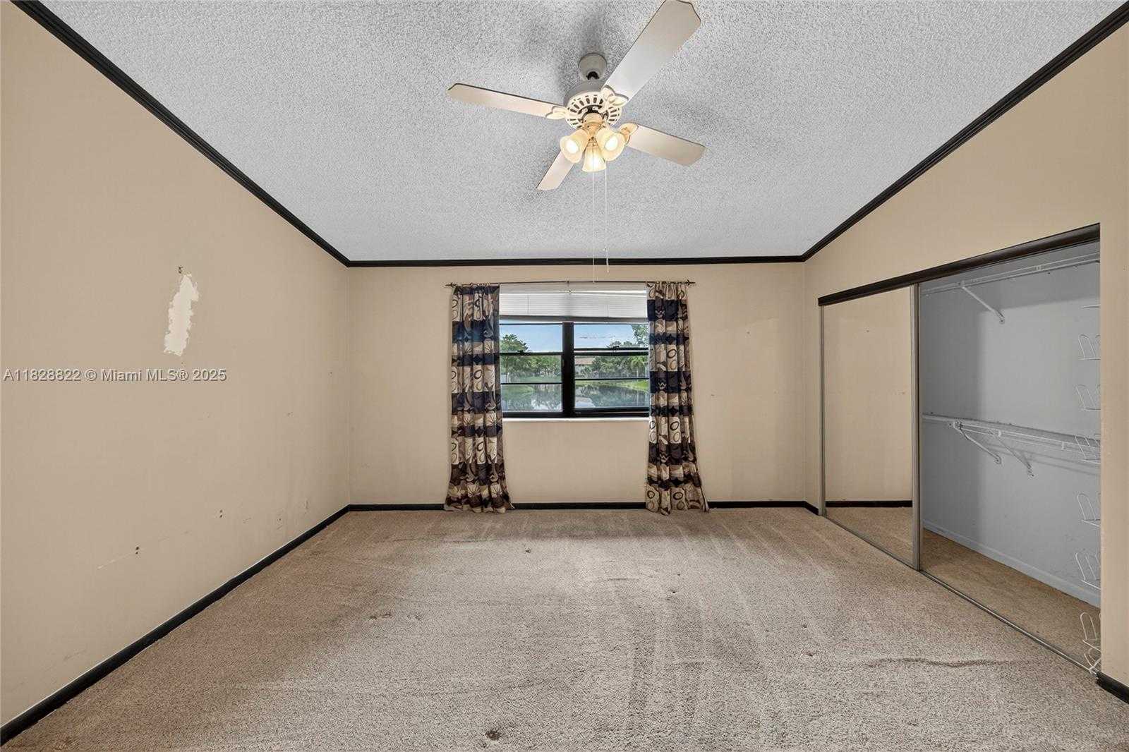 Small Image of 9086 VINEYARD LAKE DR, Plantation Number 29