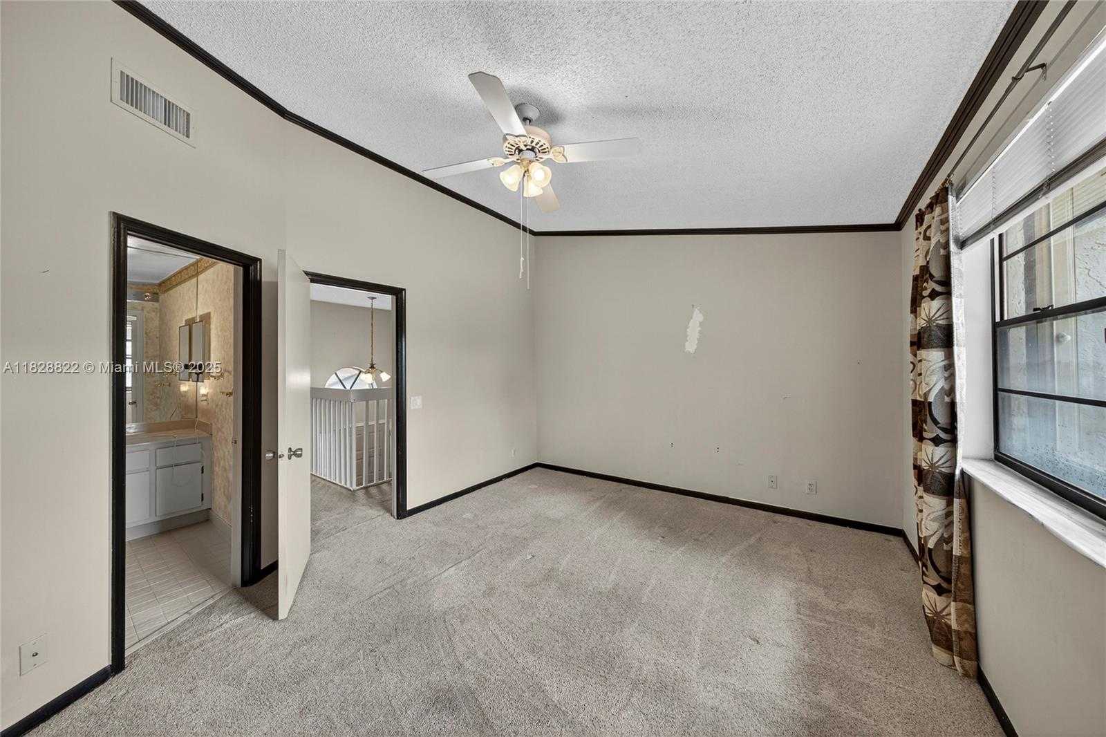 Small Image of 9086 VINEYARD LAKE DR, Plantation Number 30