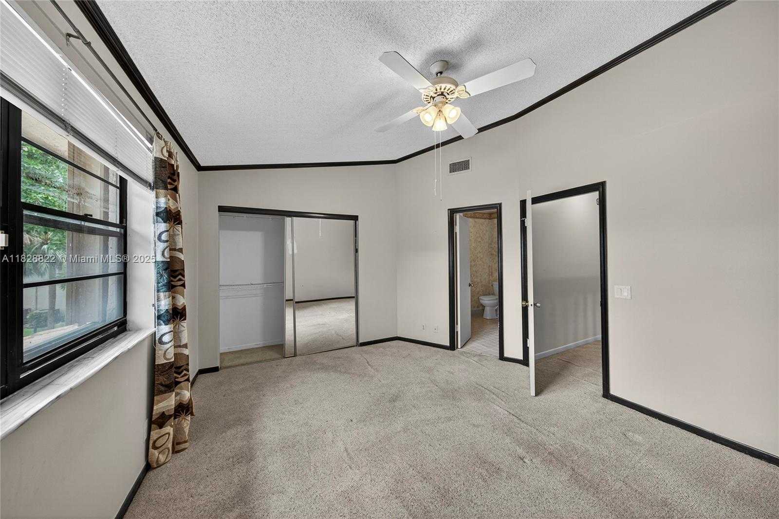 Small Image of 9086 VINEYARD LAKE DR, Plantation Number 31