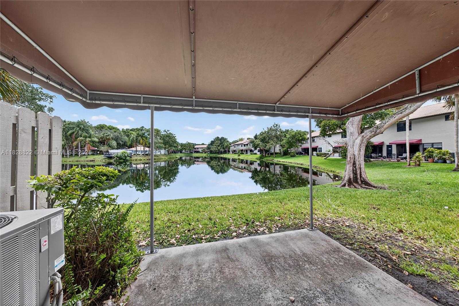 Small Image of 9086 VINEYARD LAKE DR, Plantation Number 35