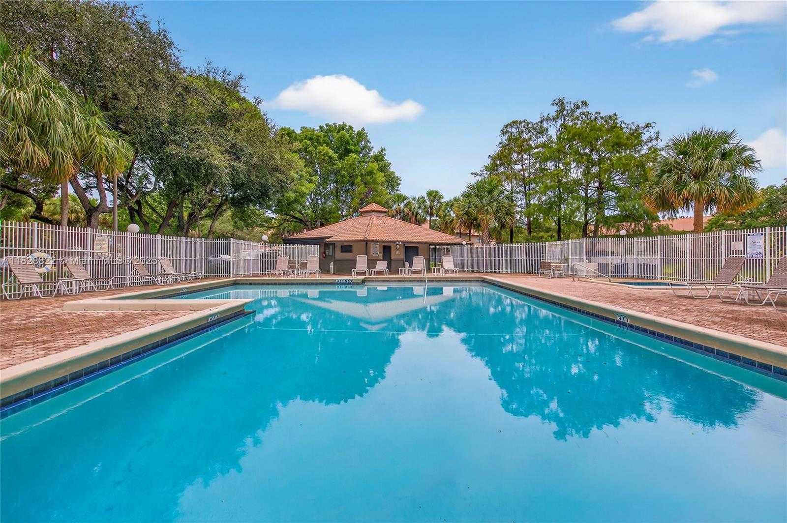 Small Image of 9086 VINEYARD LAKE DR, Plantation Number 40