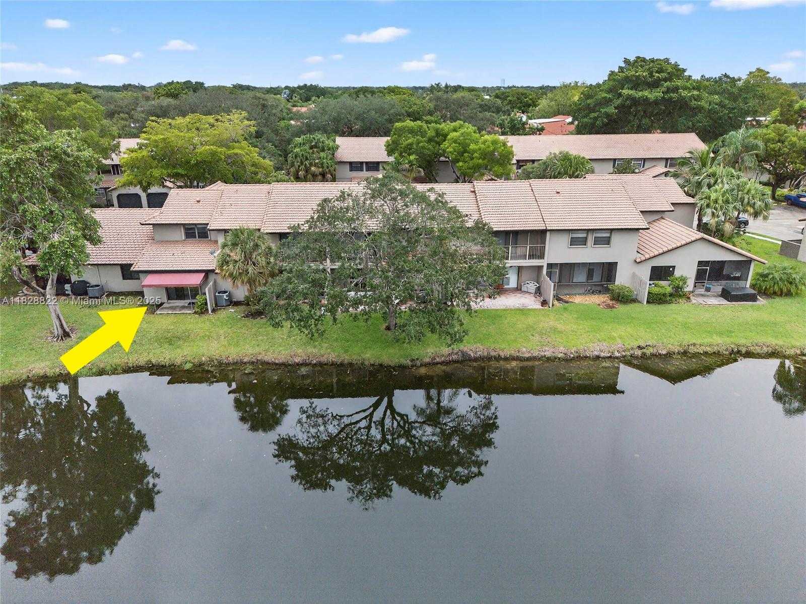 Small Image of 9086 VINEYARD LAKE DR, Plantation Number 43