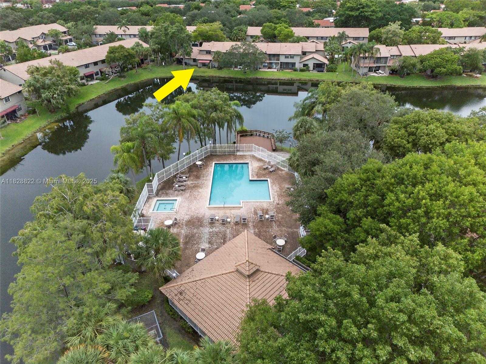 Small Image of 9086 VINEYARD LAKE DR, Plantation Number 44
