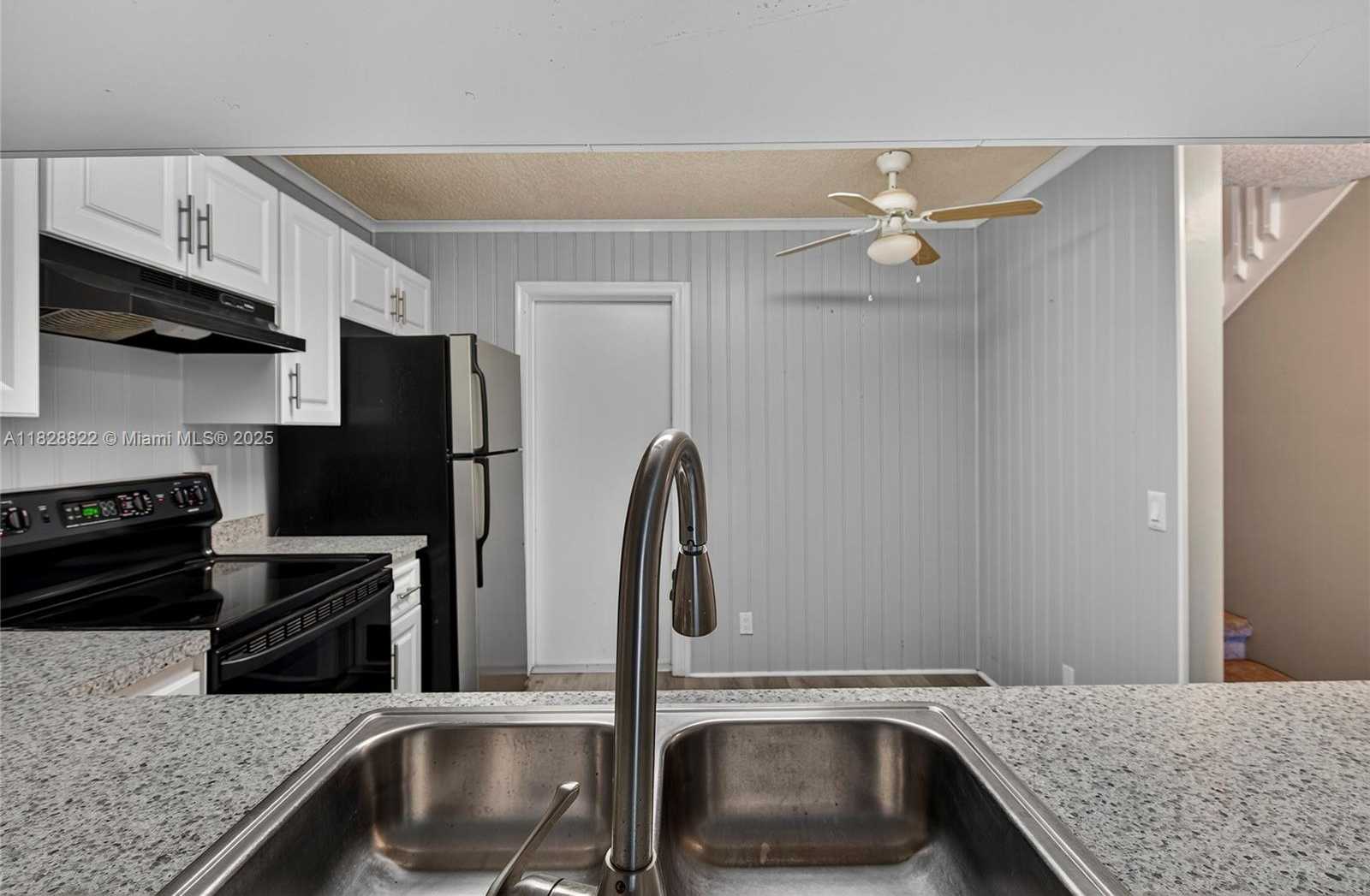 Small Image of 9086 VINEYARD LAKE DR, Plantation Number 7