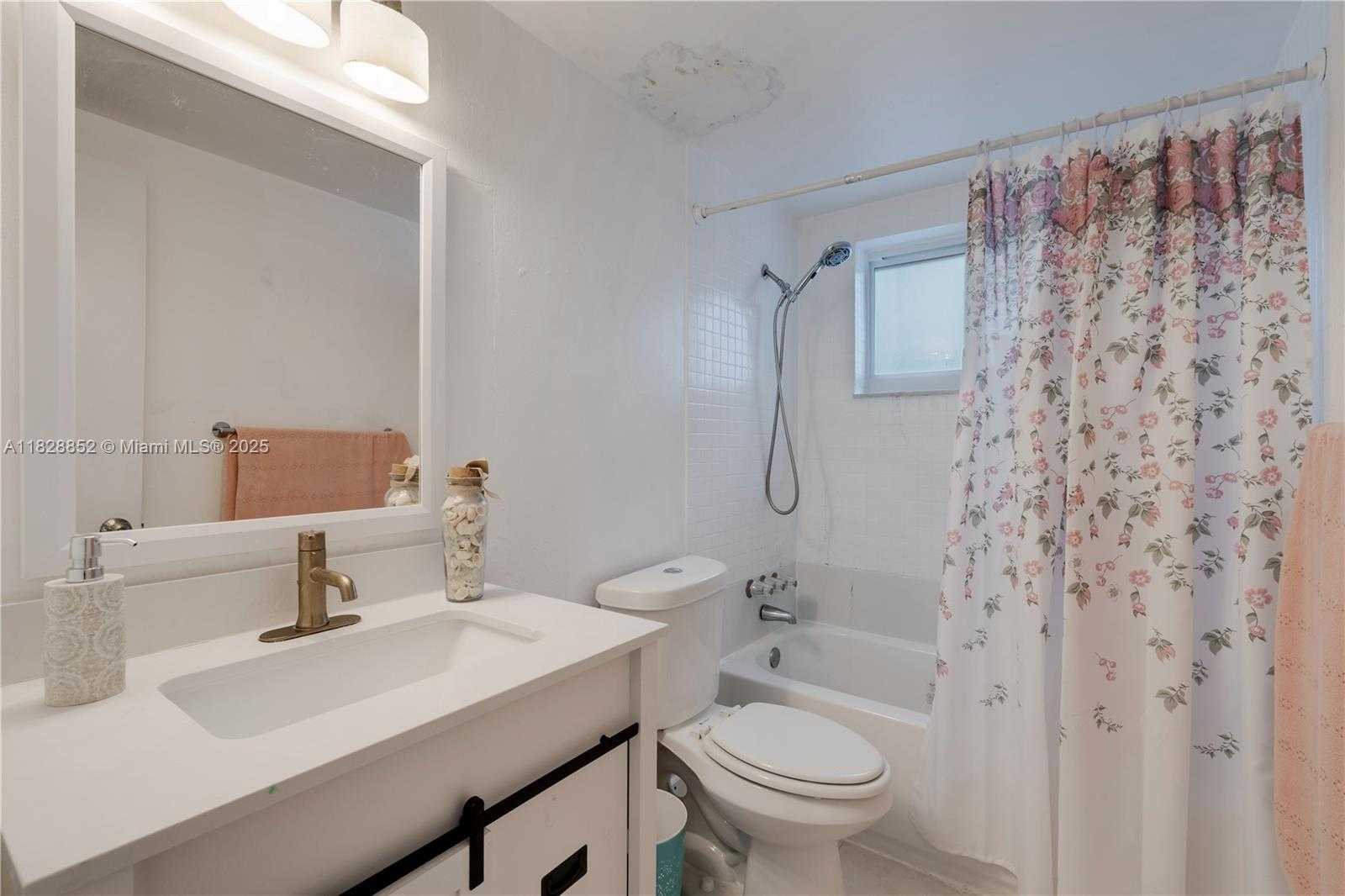 Small Image of 7850 CAMINO REAL #O-218, Miami Number 14