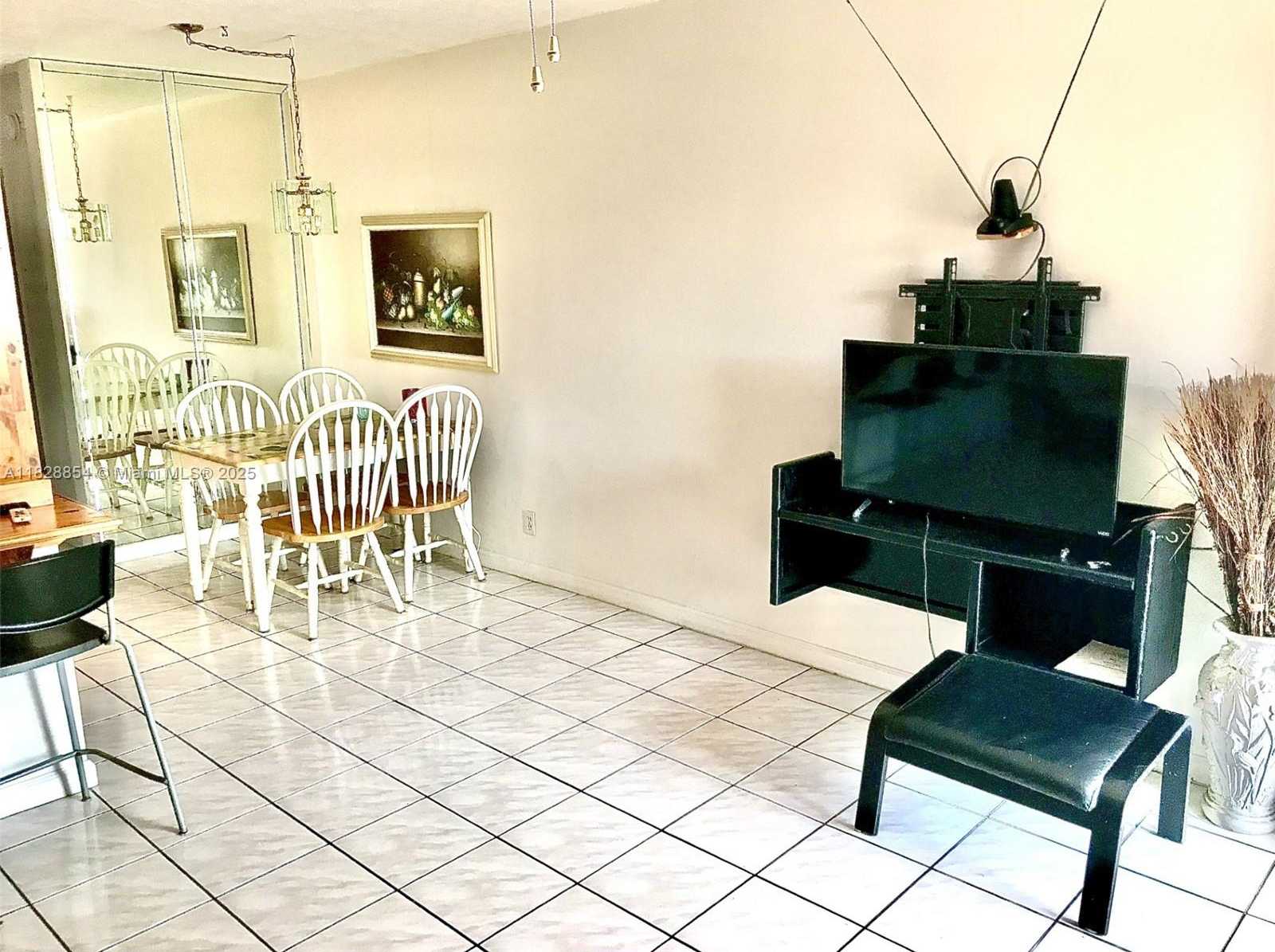 Small Image of 820 SOUTH WEST 11TH AVE #16B, Hallandale Beach Number 4