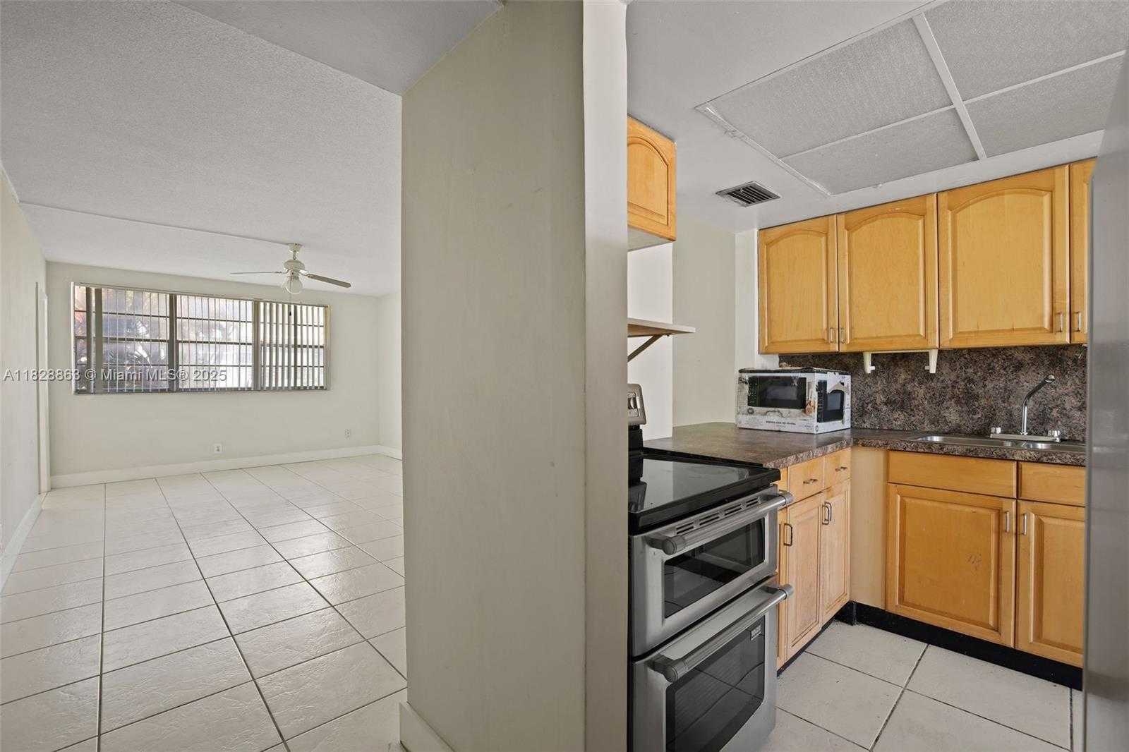 Small Image of 1333 EAST HALLANDALE BEACH BLVD #104, Hallandale Beach Number 6