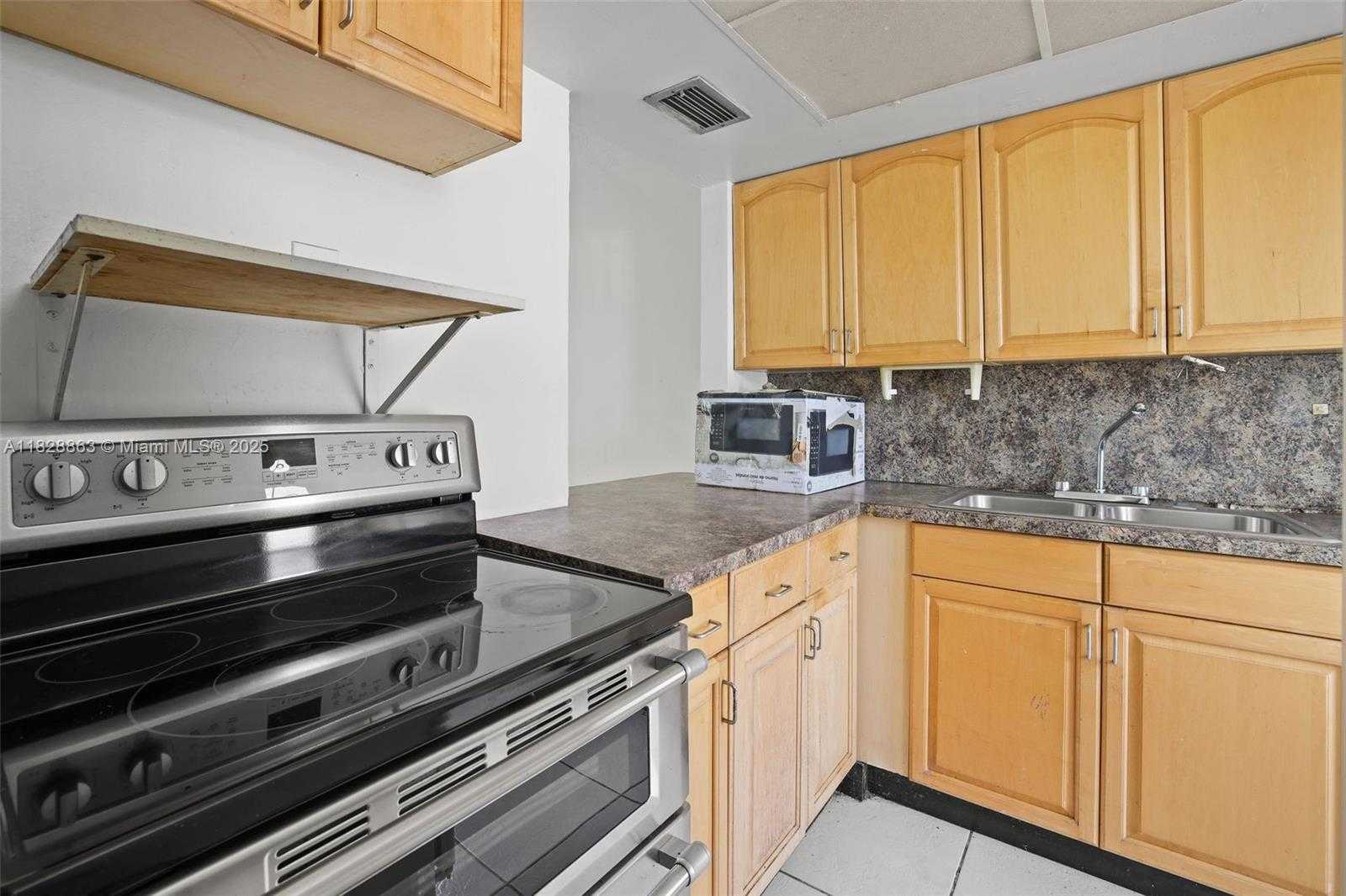 Small Image of 1333 EAST HALLANDALE BEACH BLVD #104, Hallandale Beach Number 7