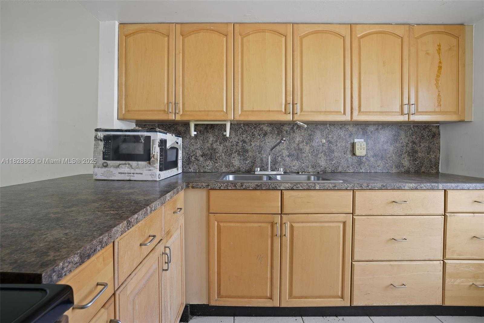 Small Image of 1333 EAST HALLANDALE BEACH BLVD #104, Hallandale Beach Number 8