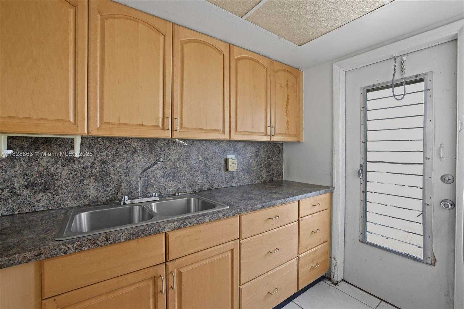 Small Image of 1333 EAST HALLANDALE BEACH BLVD #104, Hallandale Beach Number 9