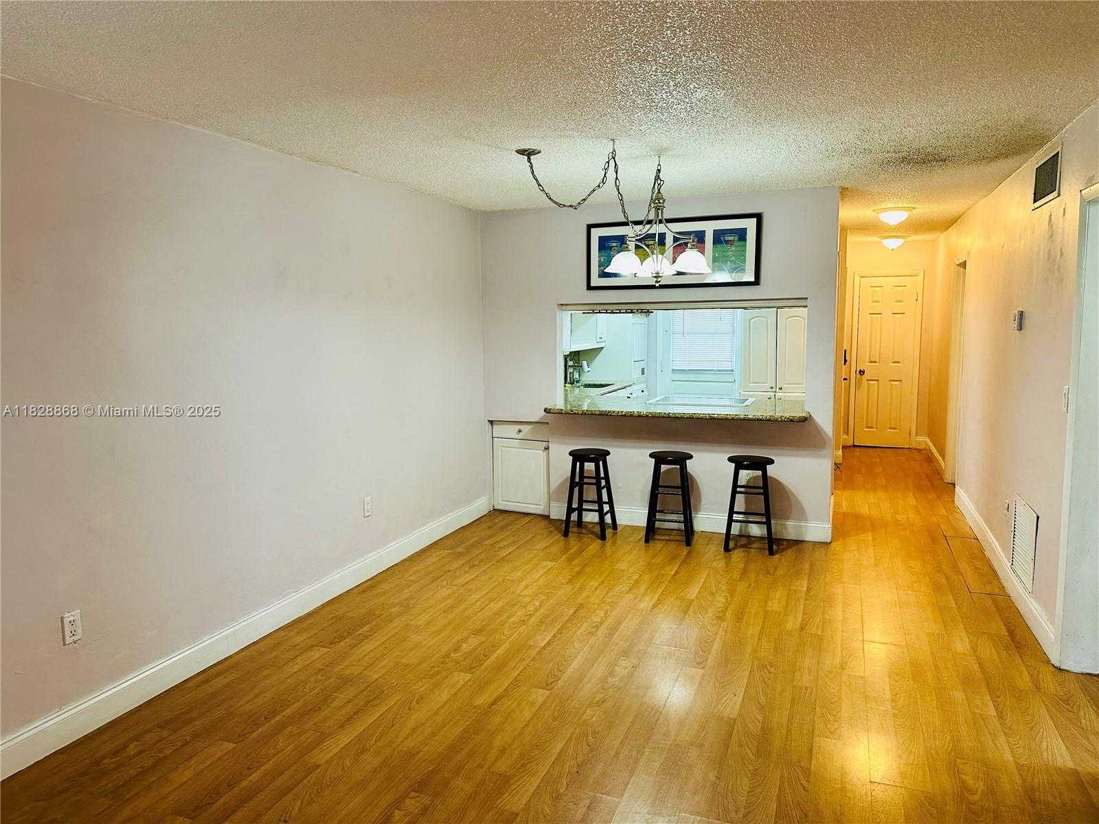 Small Image of 251 GALEN DR #112E, Key Biscayne Number 4