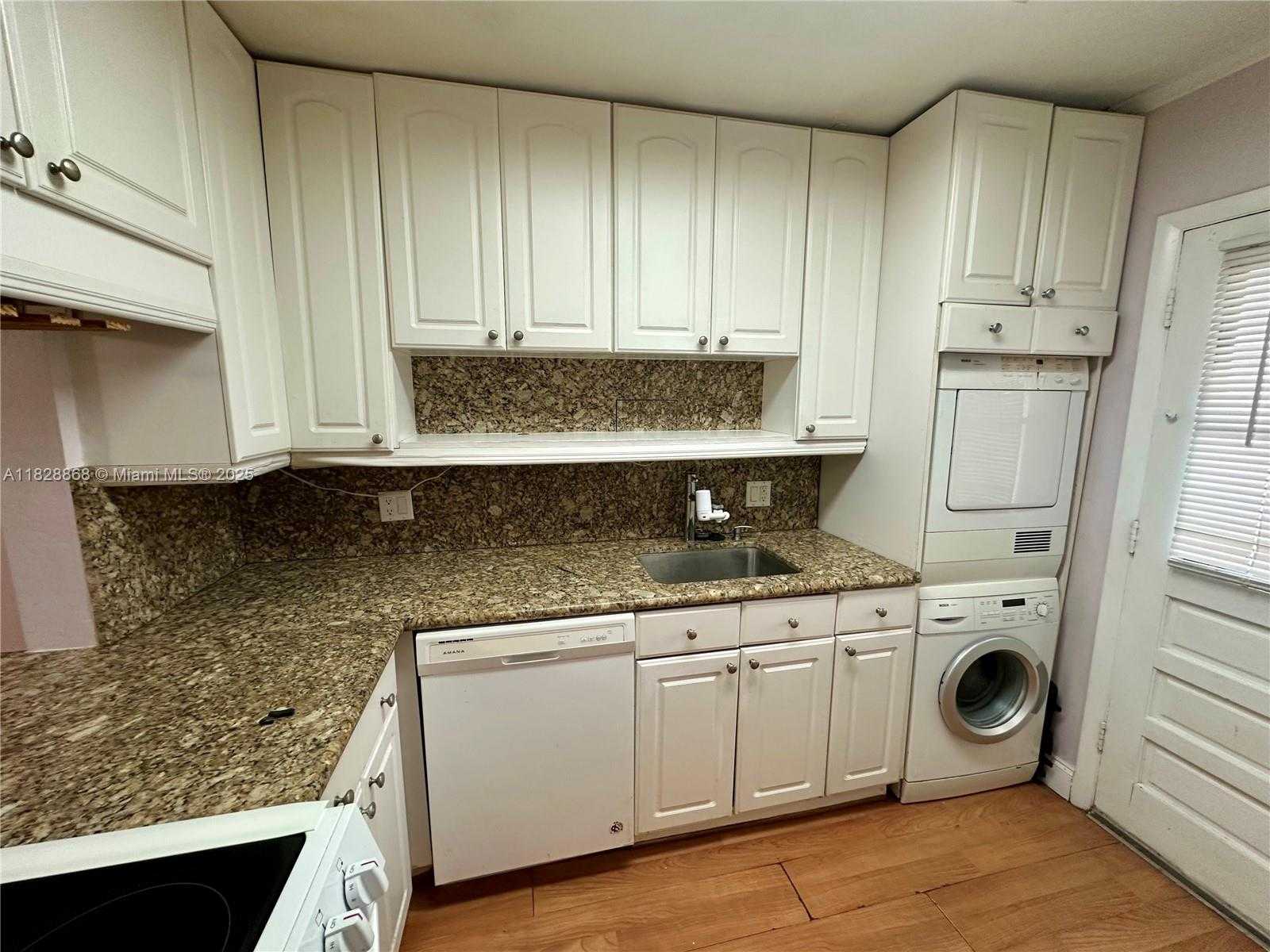 Small Image of 251 GALEN DR #112E, Key Biscayne Number 6