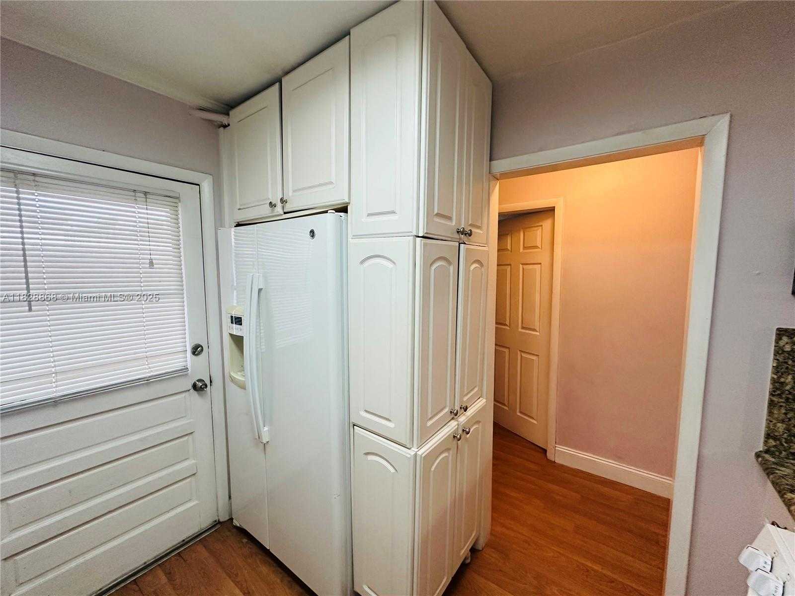 Small Image of 251 GALEN DR #112E, Key Biscayne Number 7
