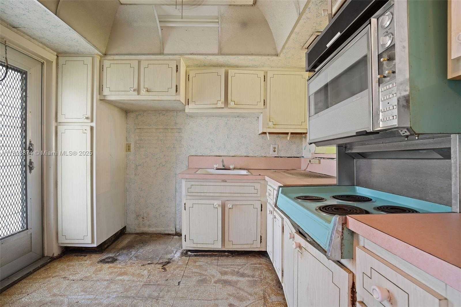 Small Image of 1333 EAST HALLANDALE BEACH BLVD #105, Hallandale Beach Number 7